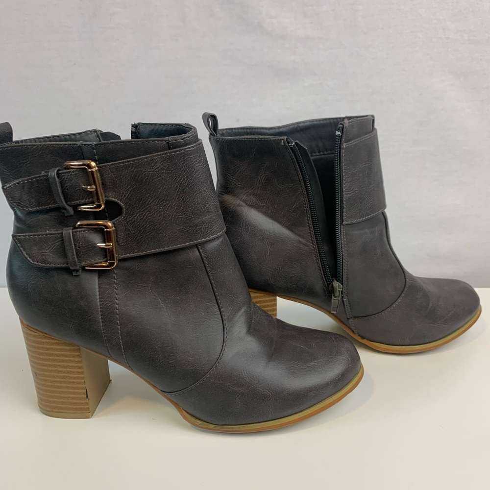 In good shape. Gray faux leather booties. SIZE 9